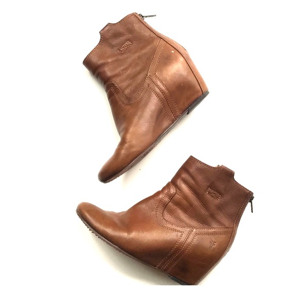 frye carson wedge bootie